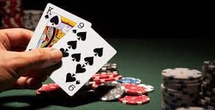 Bangladesh users reading a live casino guide on 14 bdt mobile layout